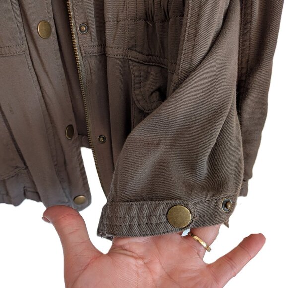 Lightweight Jacket - Picture 7 of 11